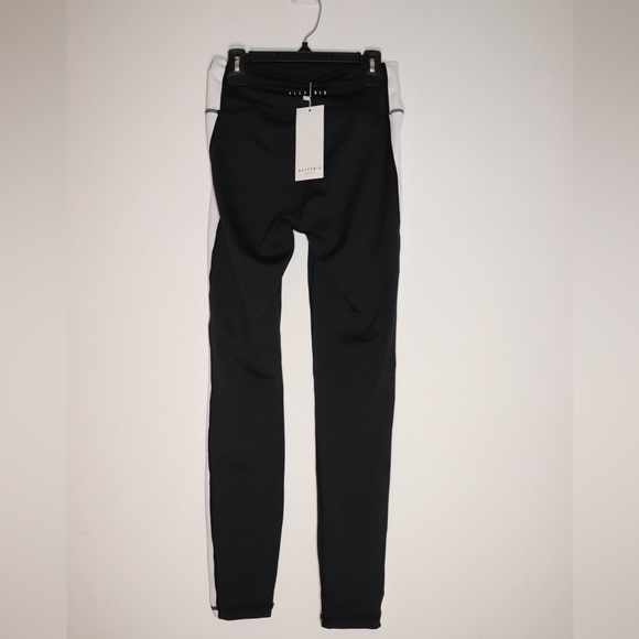 All Felix | Gigi 7/8 Black and White Leggings Size M - Picture 5 of 5